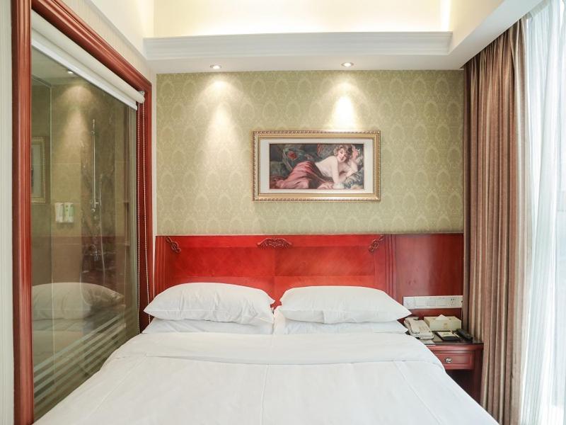Vienna Hotel (Dongguan Houjie Wanda Plaza) 8/18