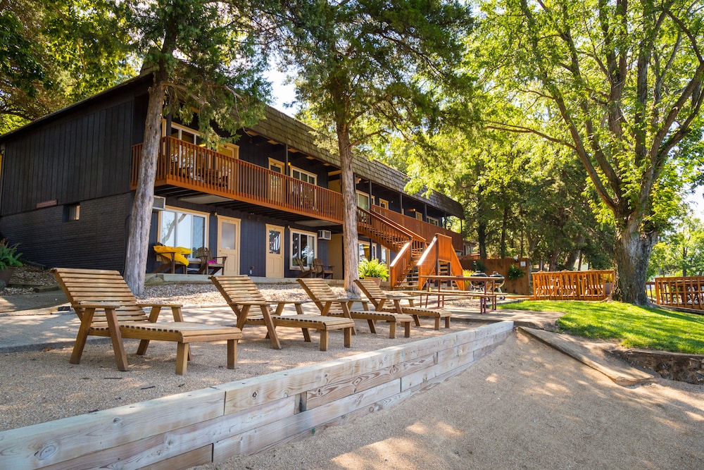 Point View Resort 51/73