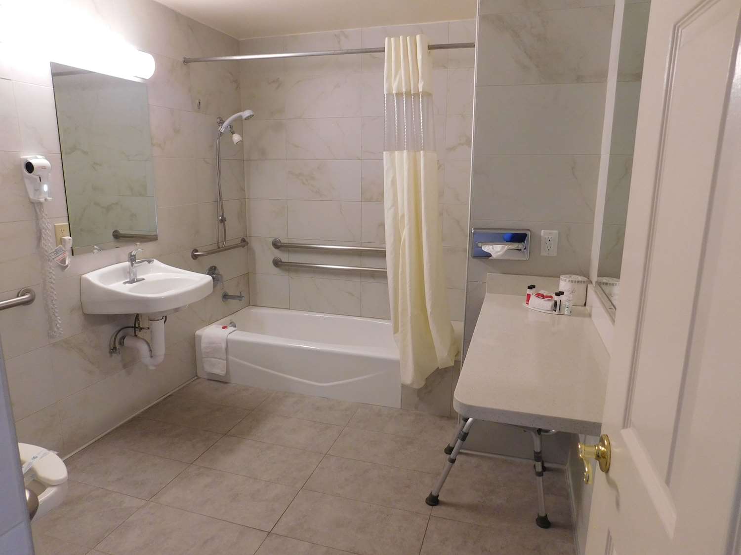 Days Inn by Wyndham Novato/San Francisco 42/50