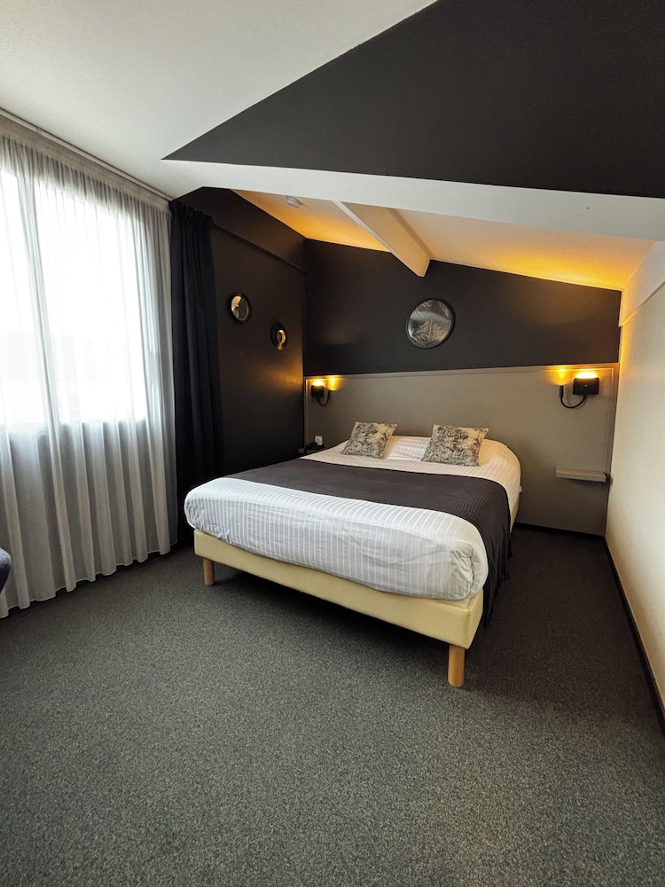Comfort, Queen Bed