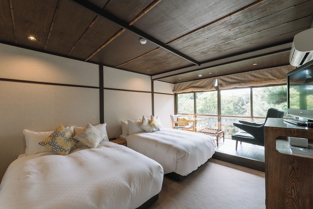2 BEDROOMS, CONNECTING, FAMILY SUITE, GARDEN VIEW