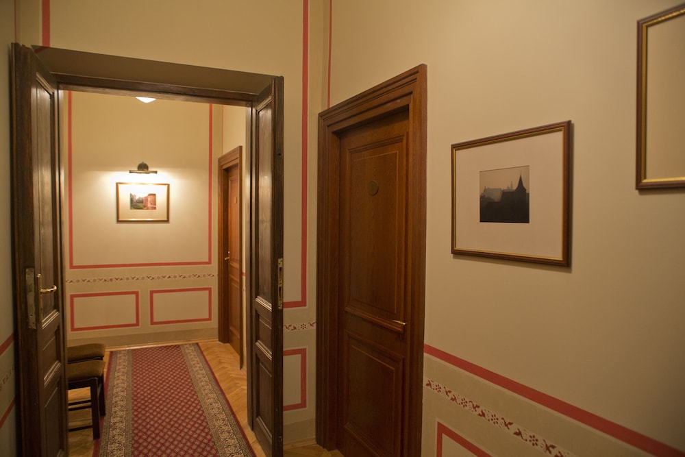 APARTHOTEL BASZTOWA 54/60