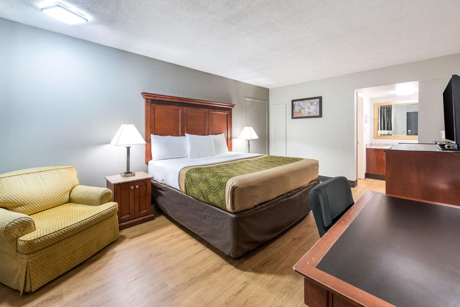 غرفة بسرير كينج، Rodeway Inn St. Joseph MI 2/4