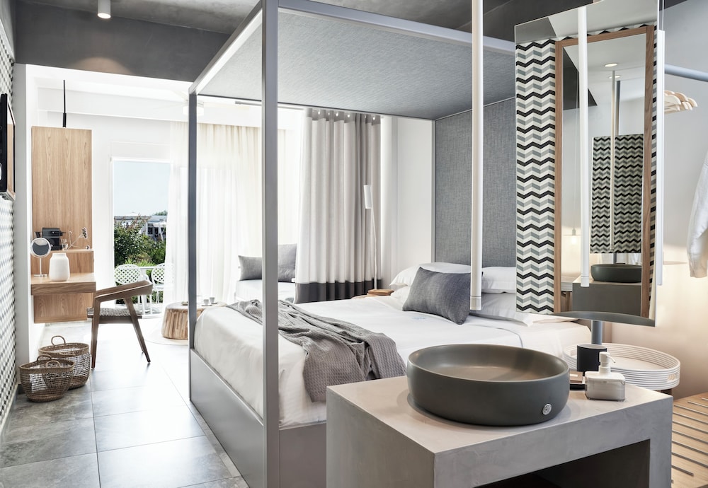 PREMIUM, JUNIOR SUITE, STUDIO, GARDEN VIEW, PRIVATE POOL