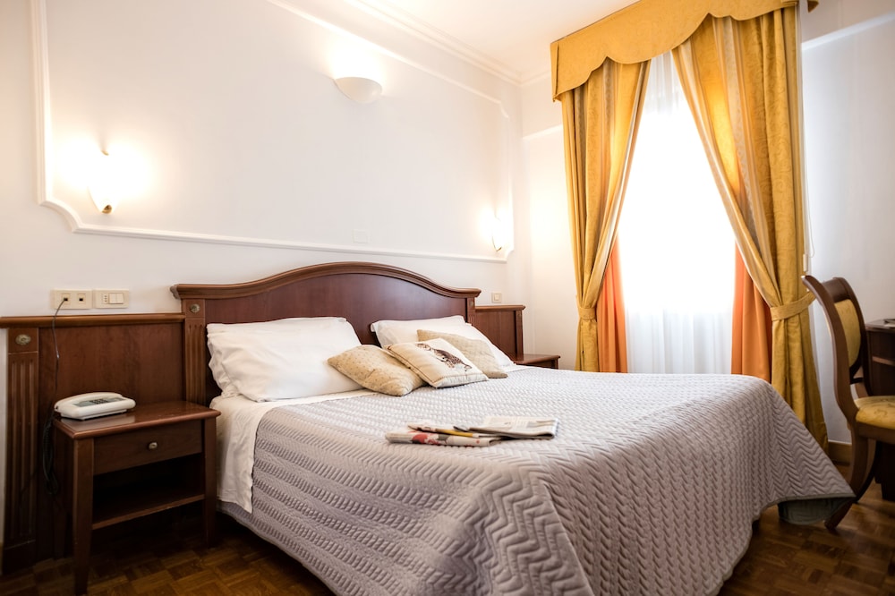 Grand Hotel Italia 10/50