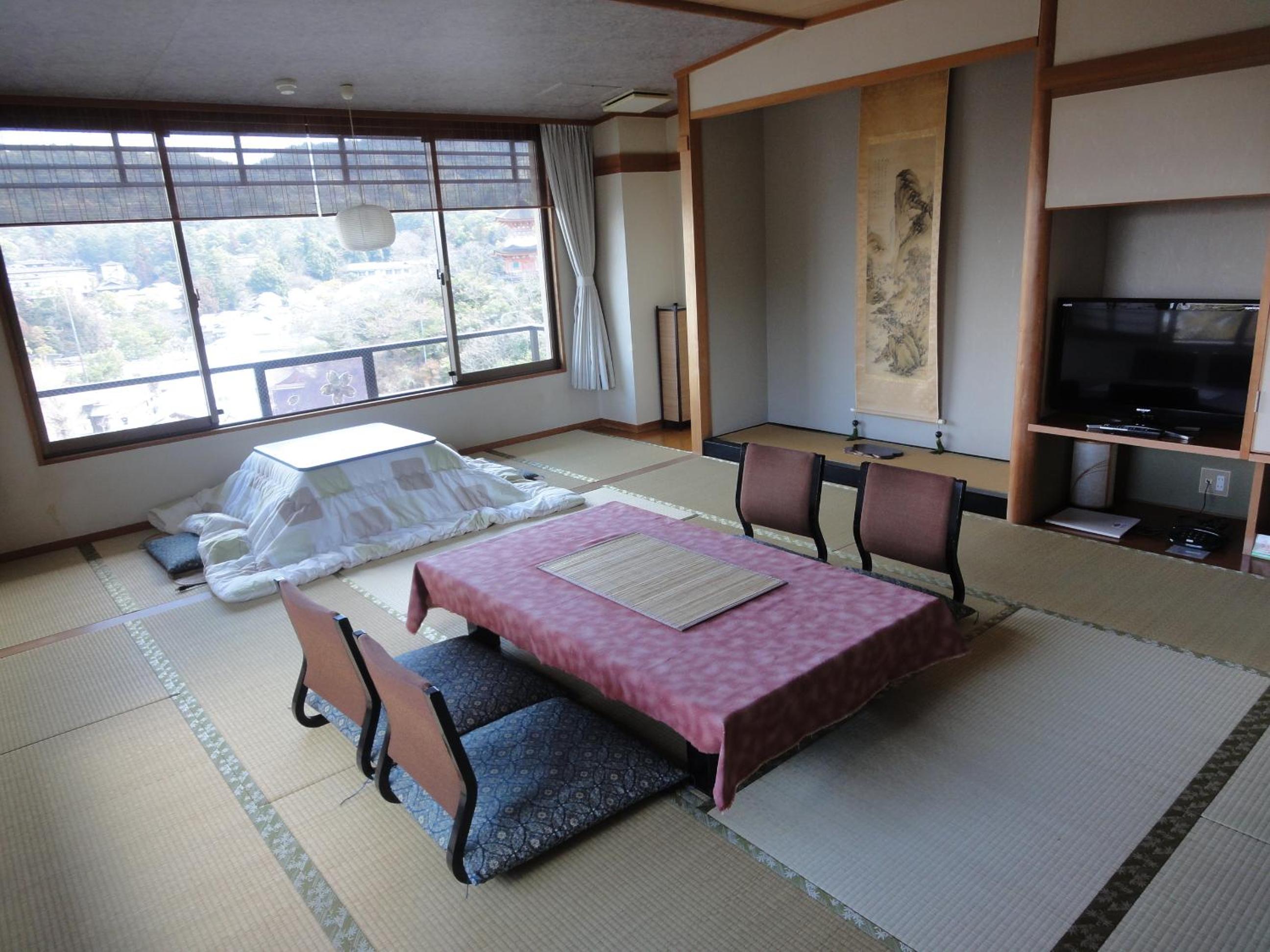 Japanese, 5 Futon Beds, Mountain View