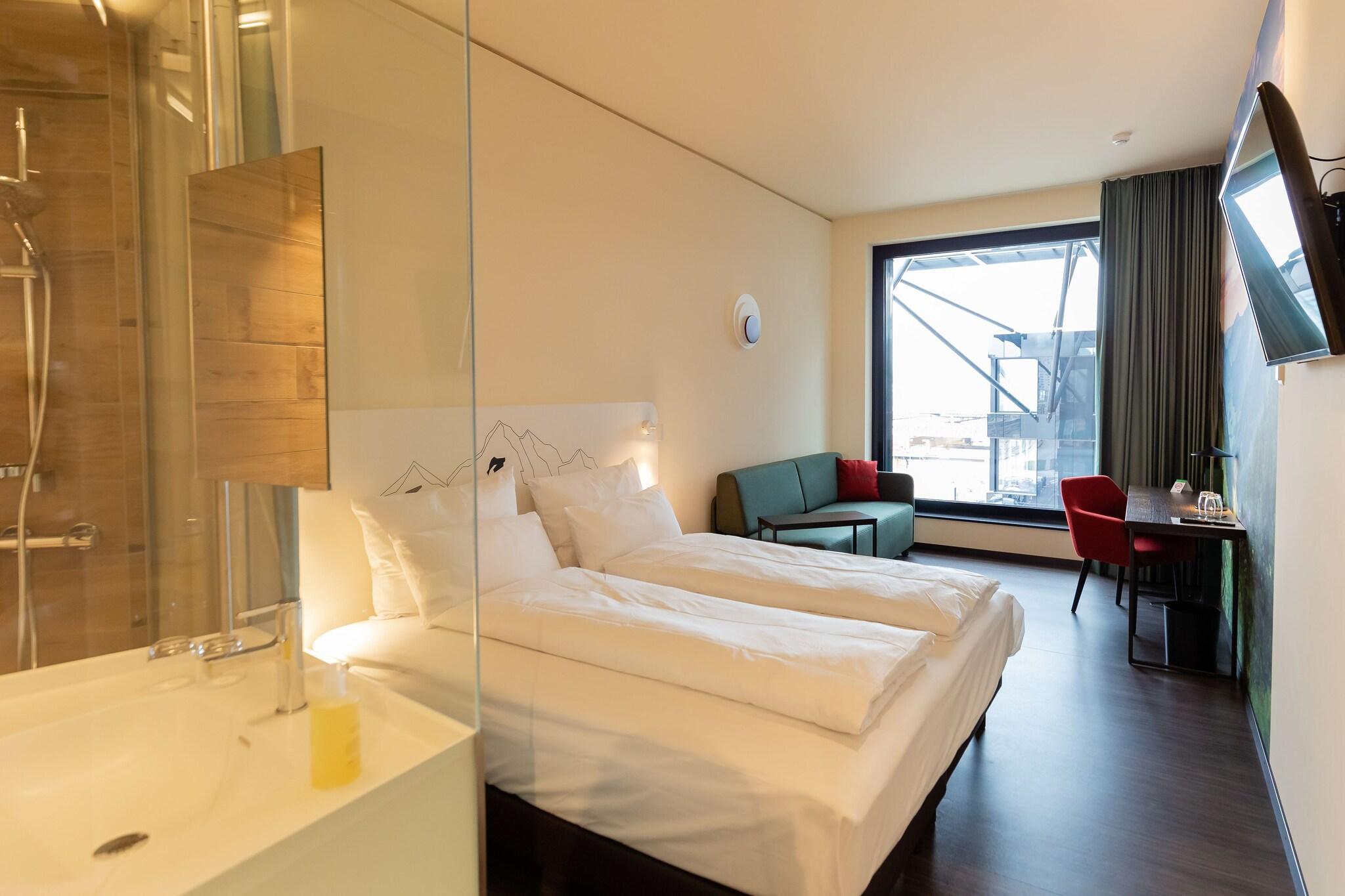 Superior, King Bed