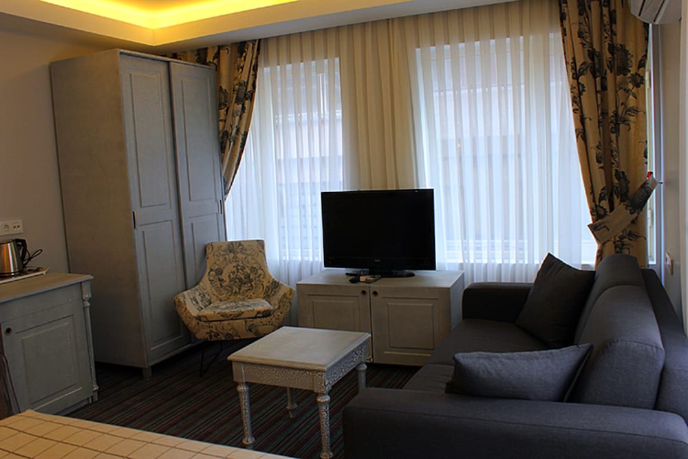 Santa Lucia Hotel 42/50