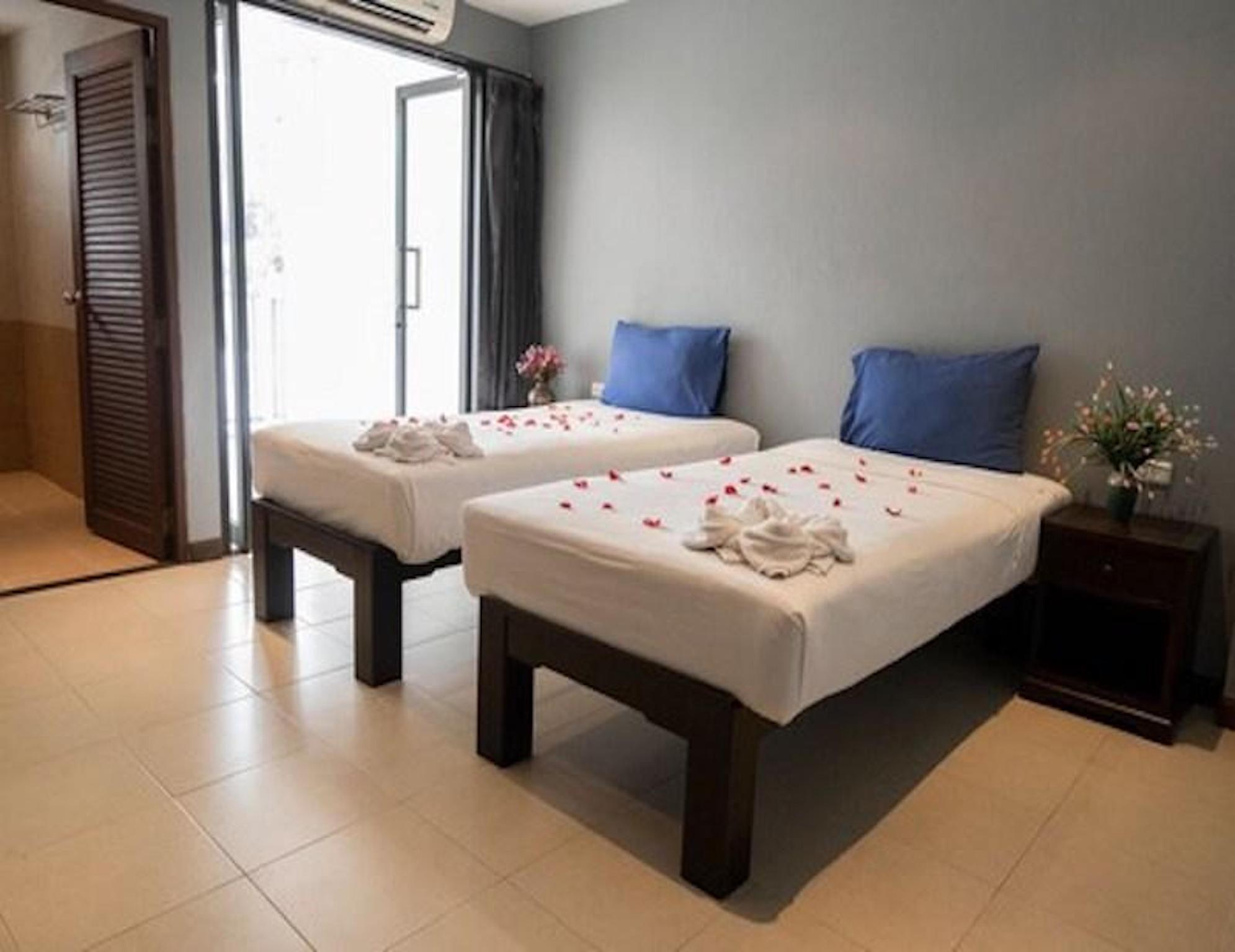 Platinum, Superior, Twin Beds