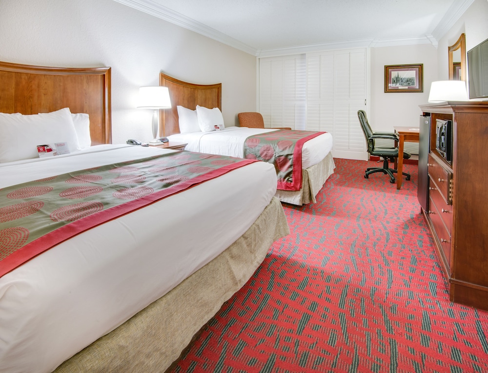 Ramada By Wyndham Metairie New Orleans Airport 13/31