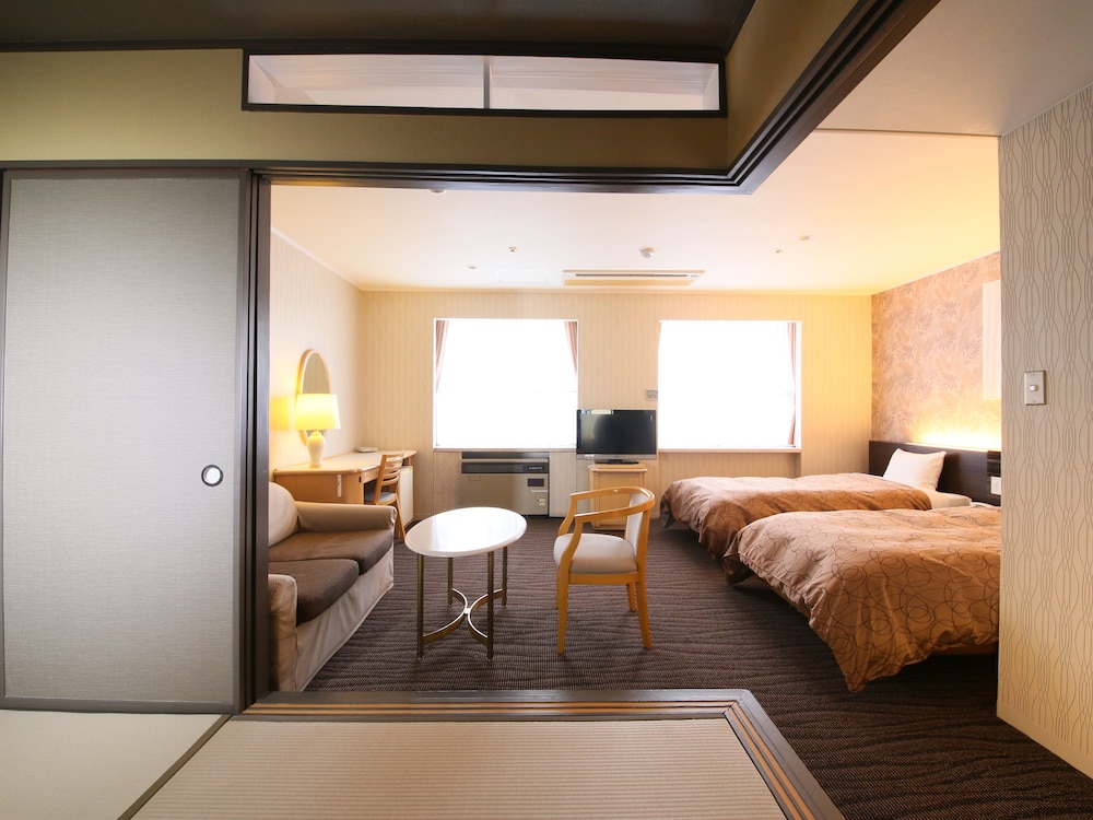 RESORT HOTEL TATESHINA 7/52