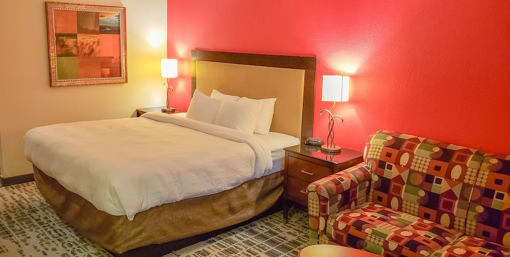 American Inn and Suites Ferndale 12/25