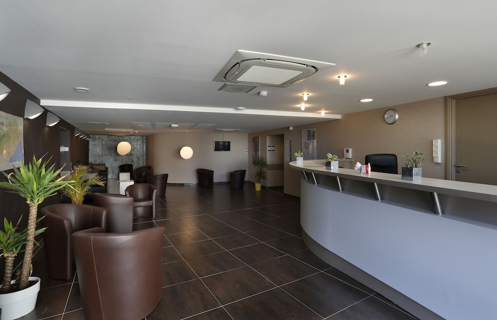Lobby at Vacanceole Le Terral Montpellier Sud, SAINT JEAN DE VEDAS