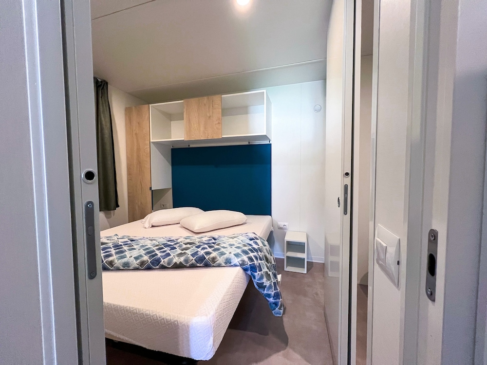 Mobile Home, Family, 1 Double and 2 Bunk Beds