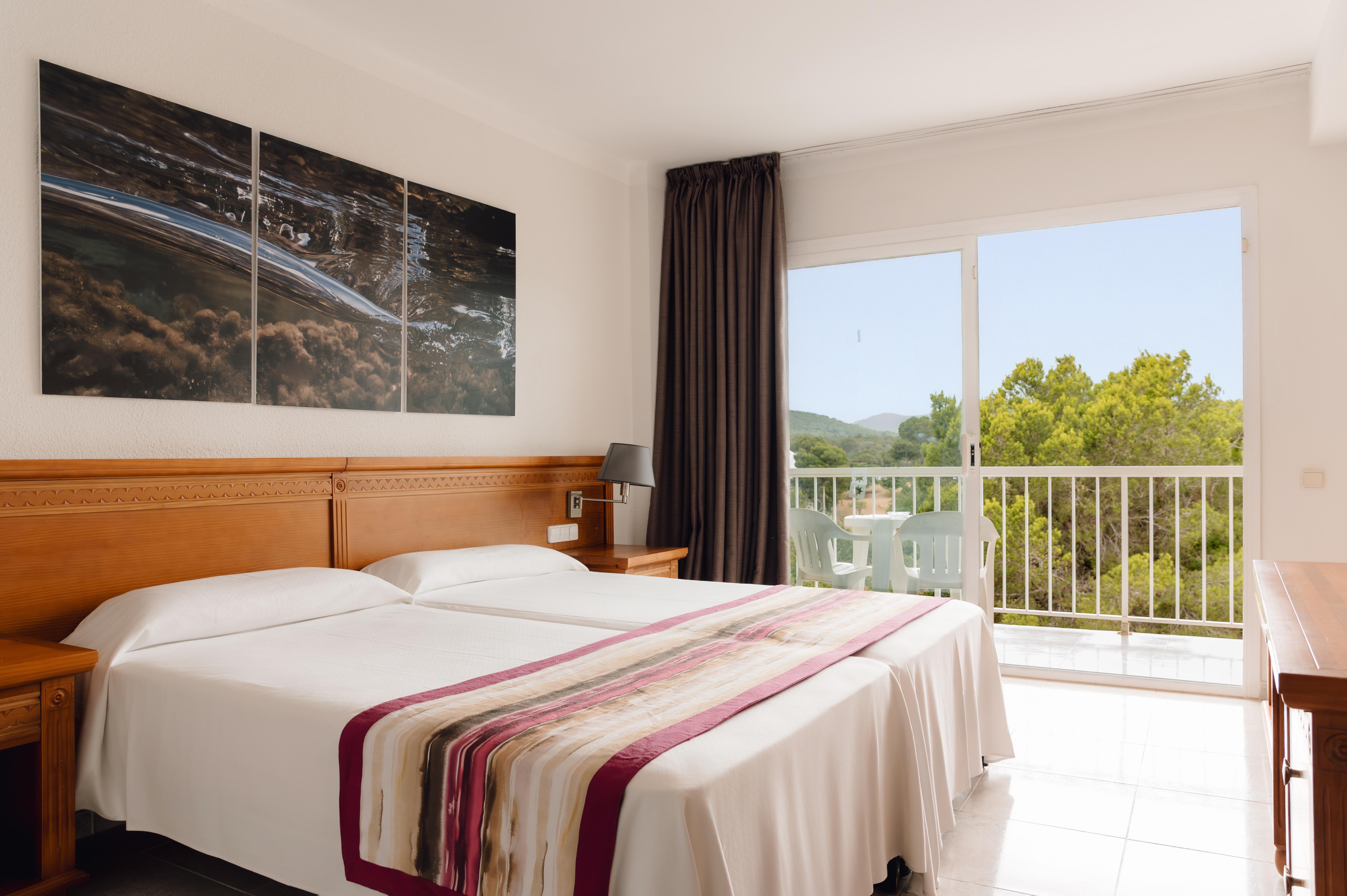 Standard, Twin Beds, Pool View, Balcony or Terrace