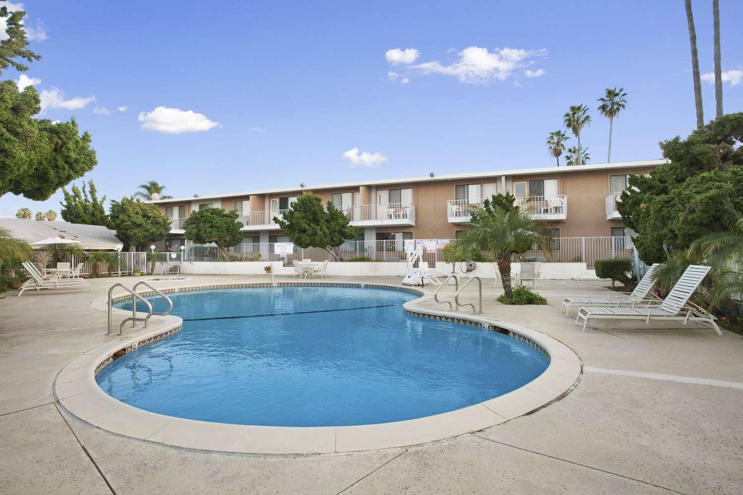 Ramada by Wyndham Torrance 7/9