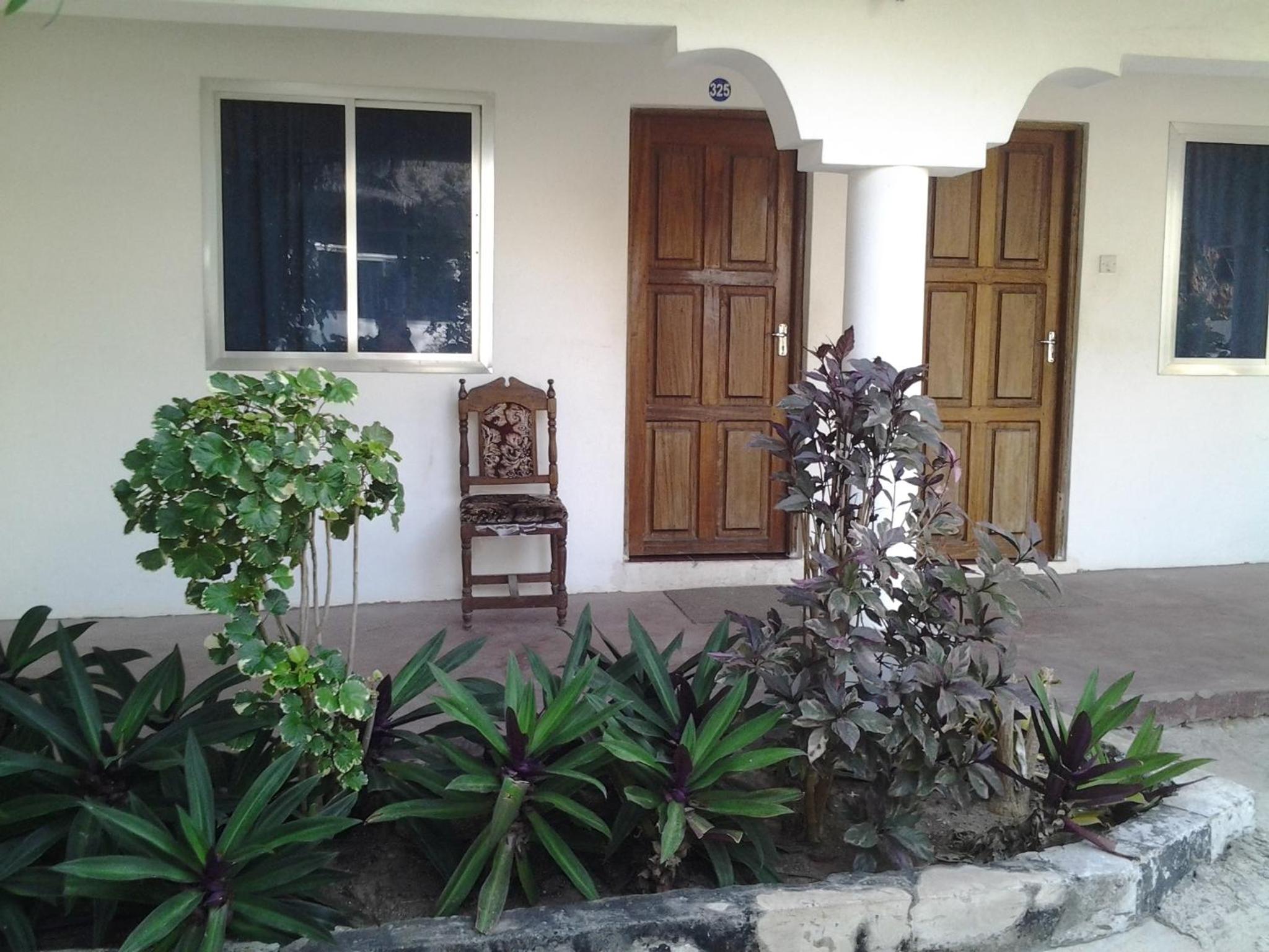 Visitors Inn Hotel 35/40