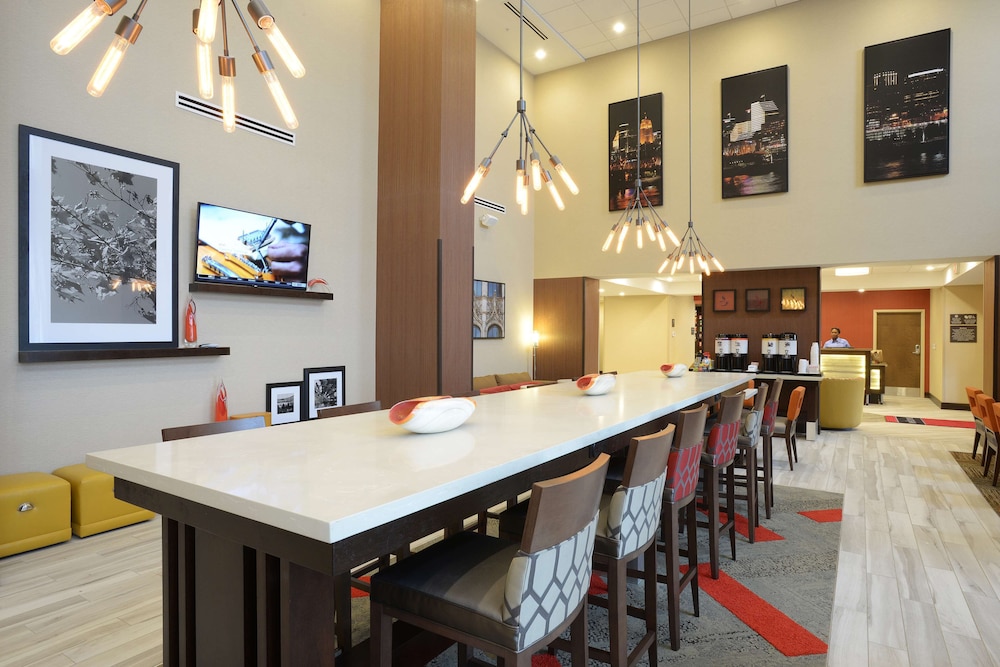 Hampton Inn Suites Cincinnati Kenwood Oh 42/43