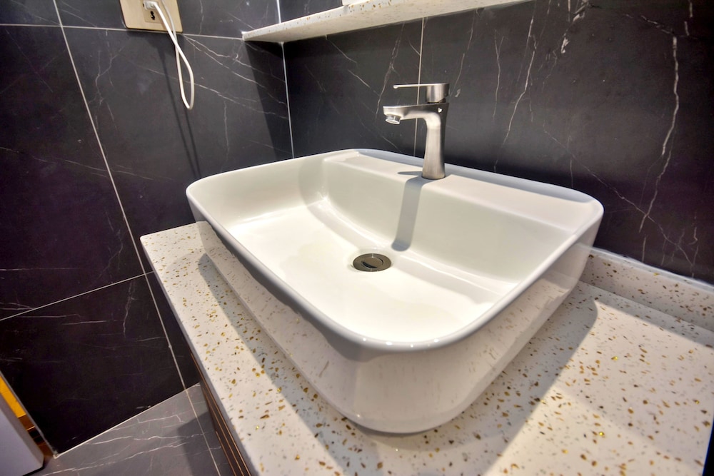 Royal Park Resort Hotel 50/51