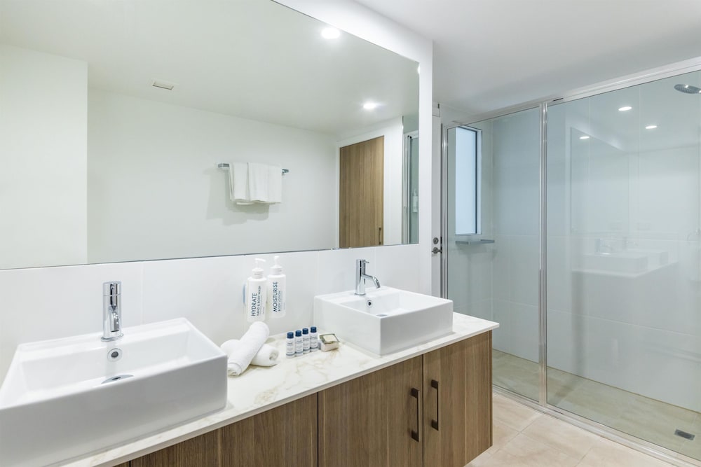 غرفة بريميير بإطلالة على الحديقة بغرفتي نوم، Oaks Port Douglas Resort 5/6