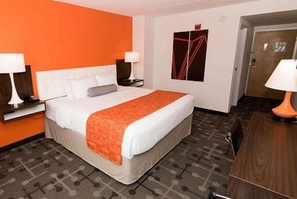 Howard Johnson By Wyndham Portsmouth 10/28