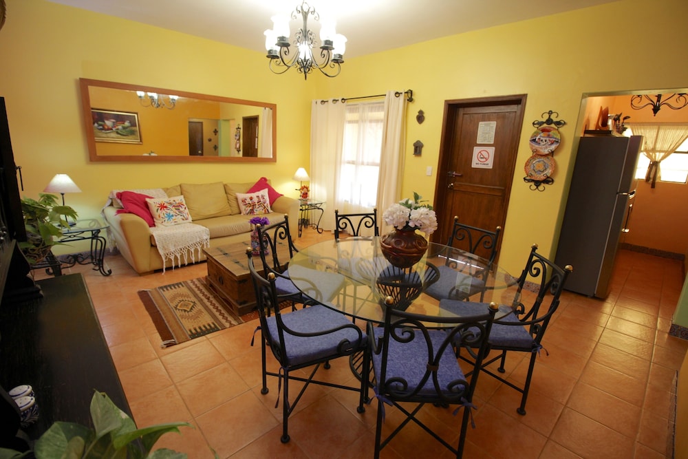Casa Mia Suites 51/72