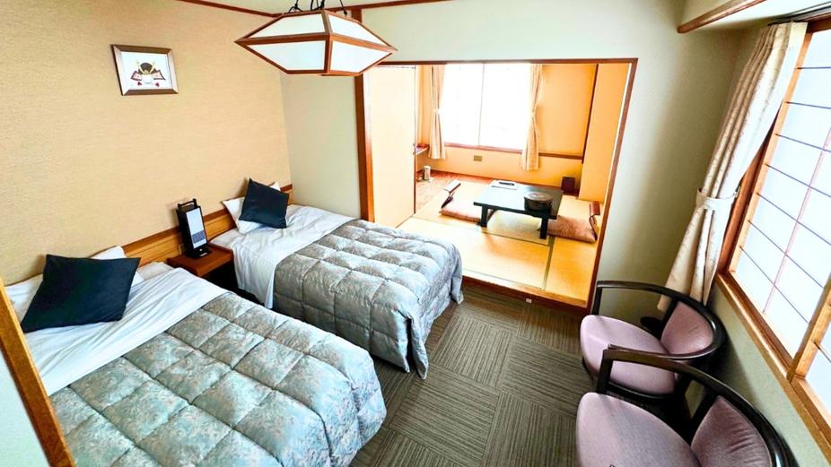Japanese Western, Compact, Twin Beds