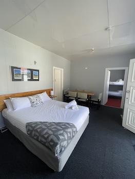 Family, Multiple Beds