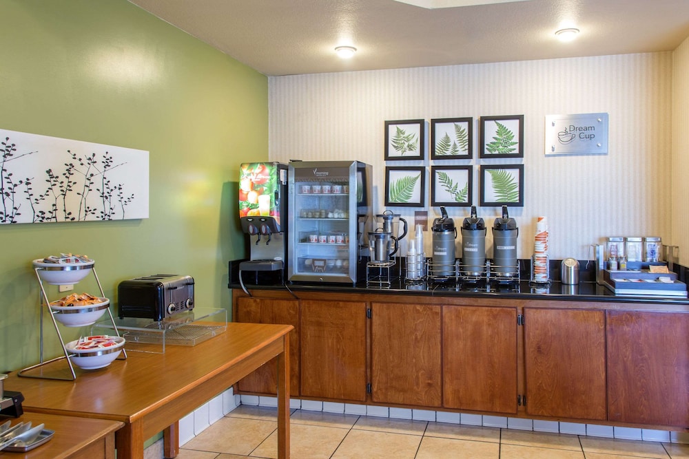 Sleep Inn & Suites Bakersfield North 41/46