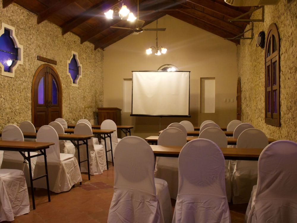 Hotel Del Patio 45/62