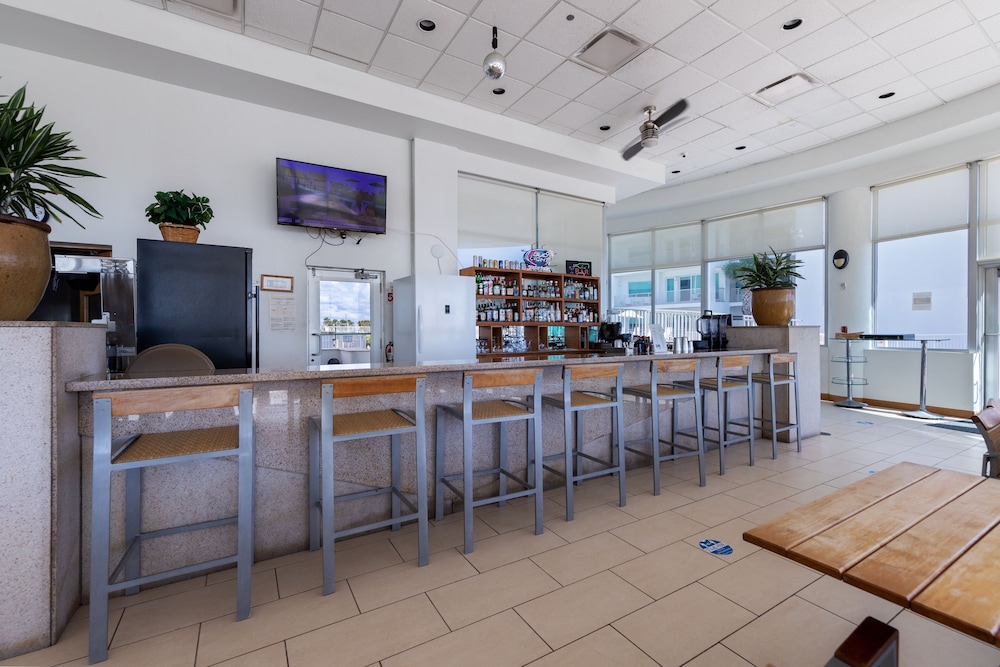 Peninsula Island Resort Spa All Suites 47/66