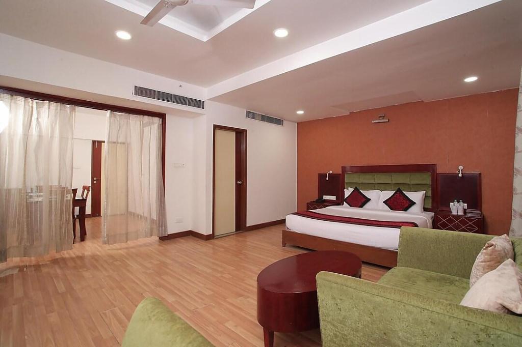 HOTEL ADITYAZ 25/41
