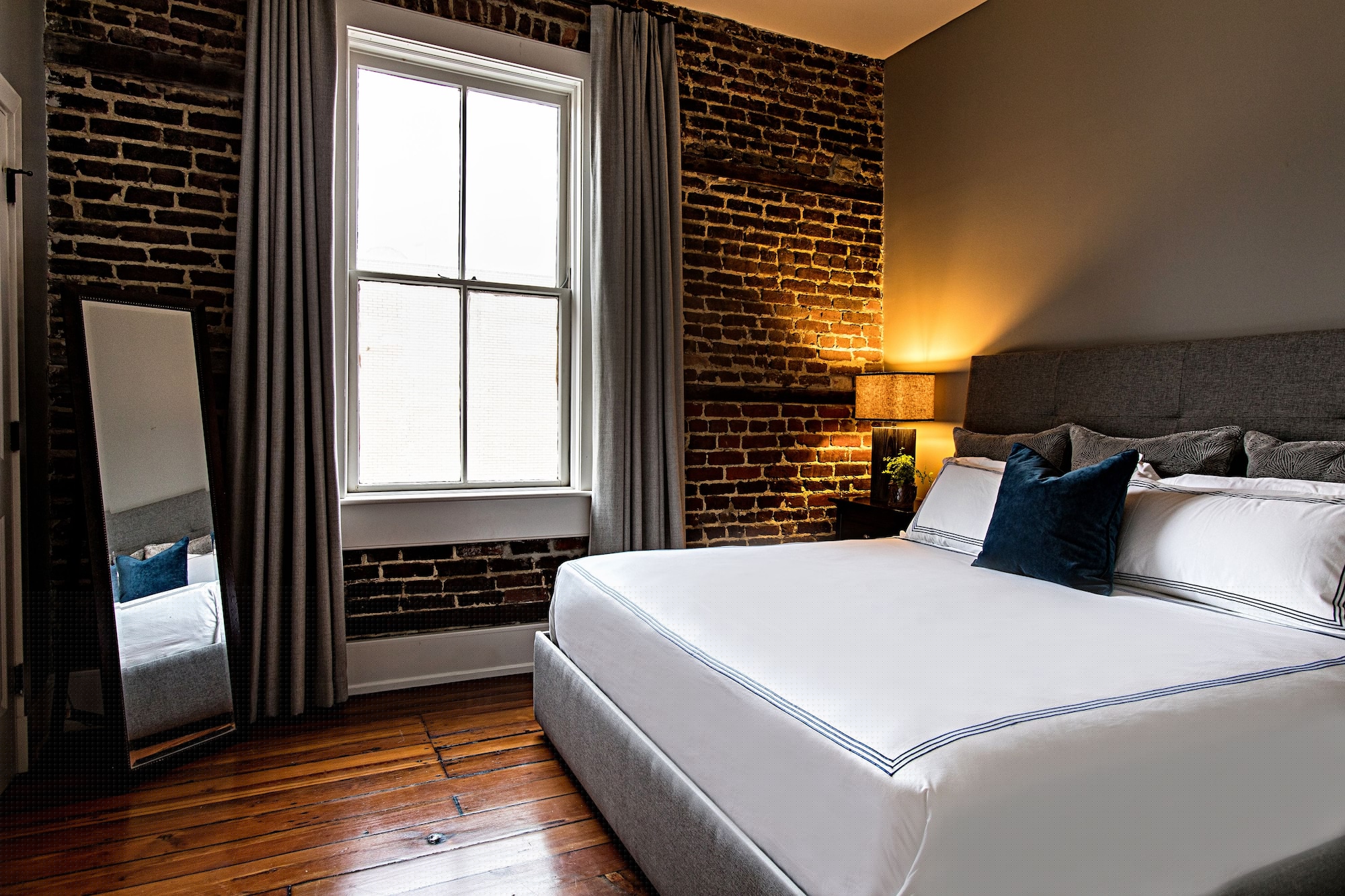 2 BEDROOMS, RESIDENCE