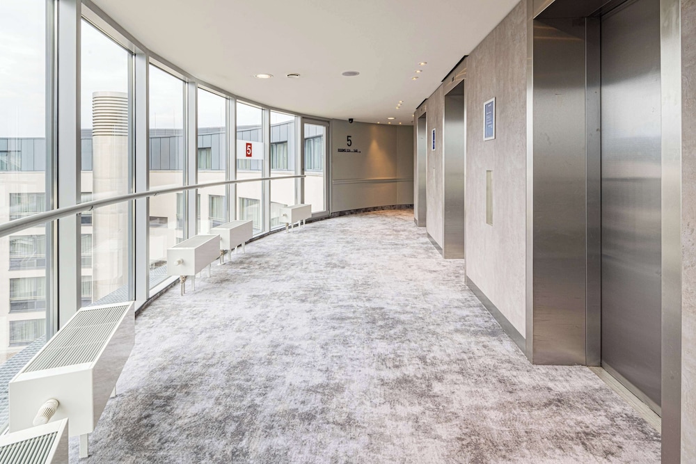 Radisson Blu Hotel, Hamburg Airport 60/66