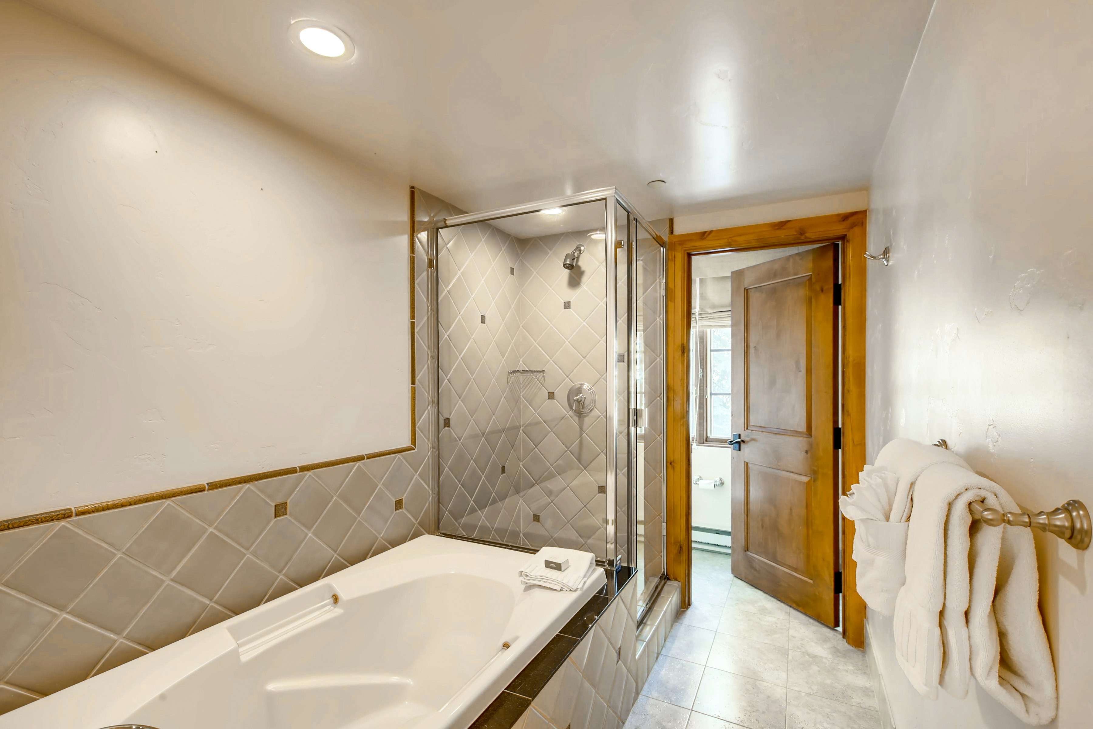 Gravity Haus Vail 48/50