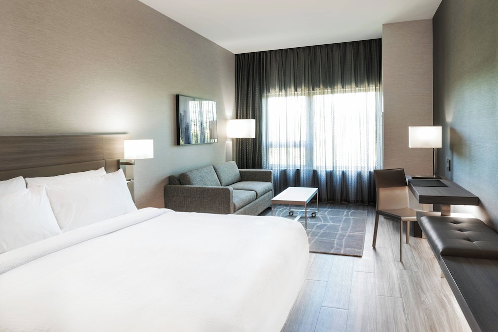 Room at AC Hotel by Marriott Boston Cambridge, CAMBRIDGE - MA