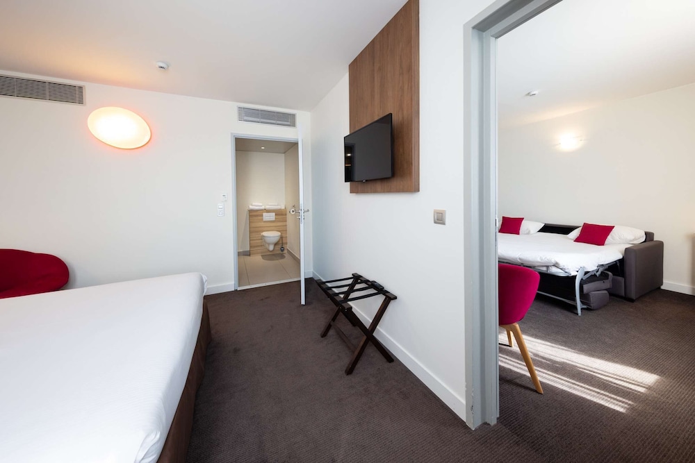 Standard, 2 Double Beds, CAMPANILE LIMOGES CENTRE - GARE 3/10
