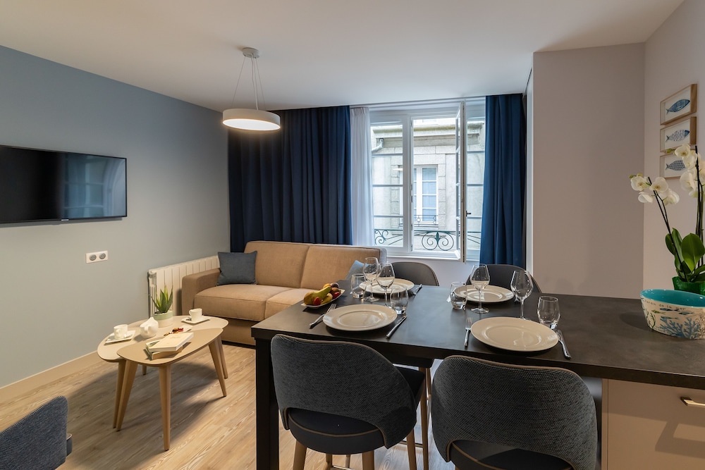 Hotel des Marins 23/50