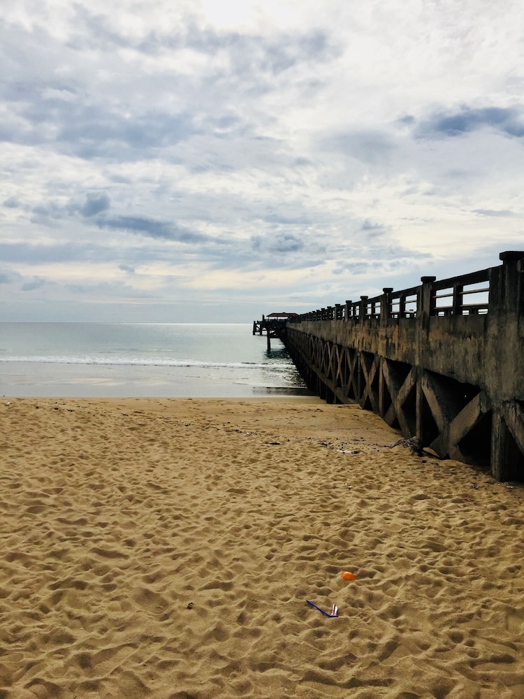 Le Coral Beach Resort And Cafe 71/79