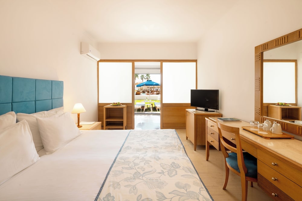 Family, Twin Beds, Garden Access
