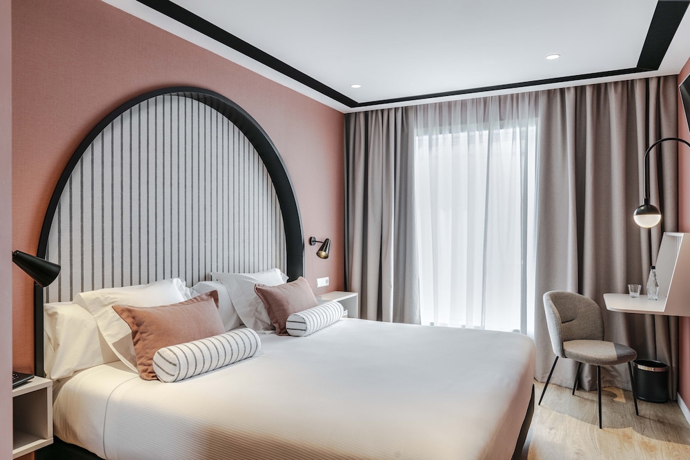 غرفة أساسية مفردة بسرير كينج، Hotel Vincci Bonjardim 2/7