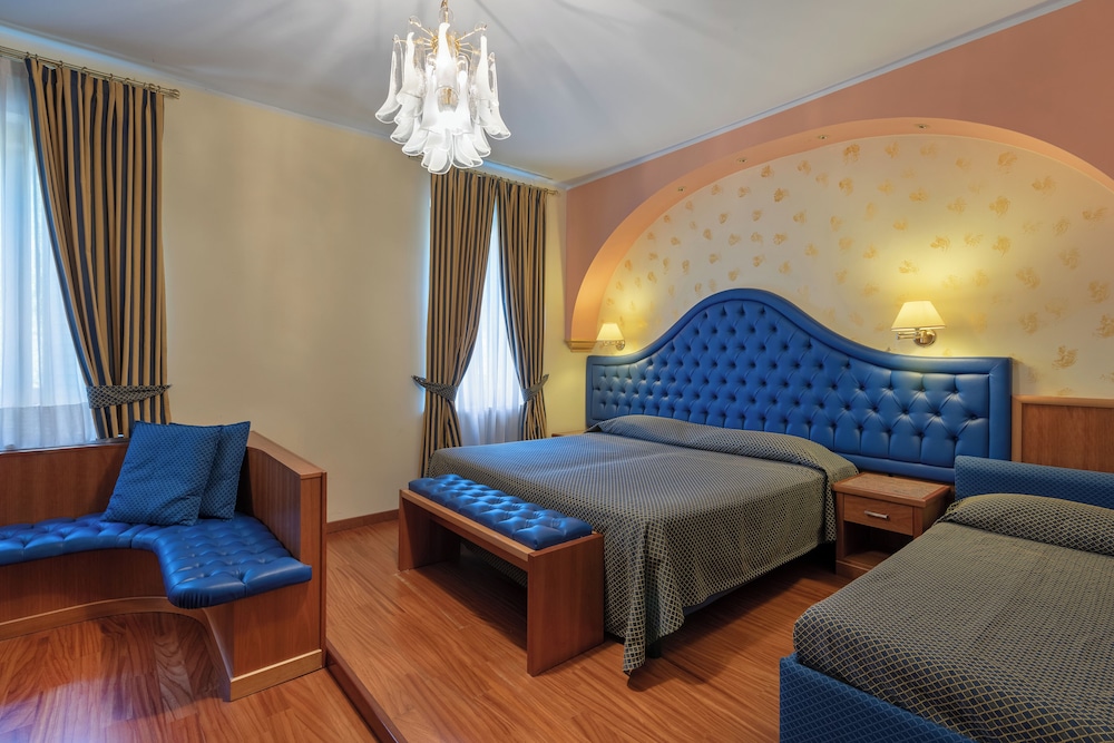 HOTEL DU PARC 32/62