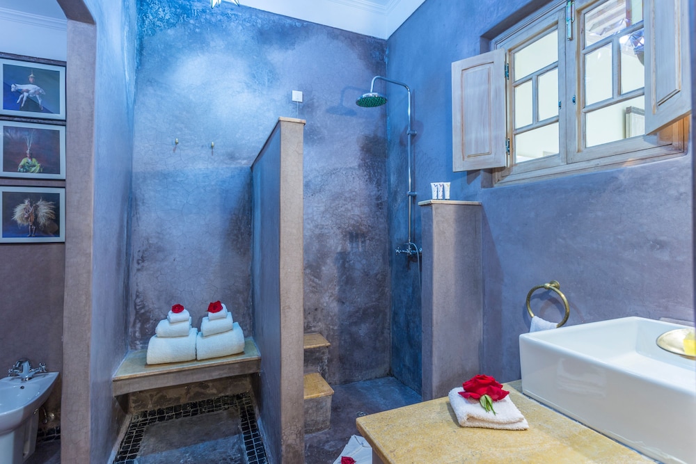RIAD AZOULAY 34/76