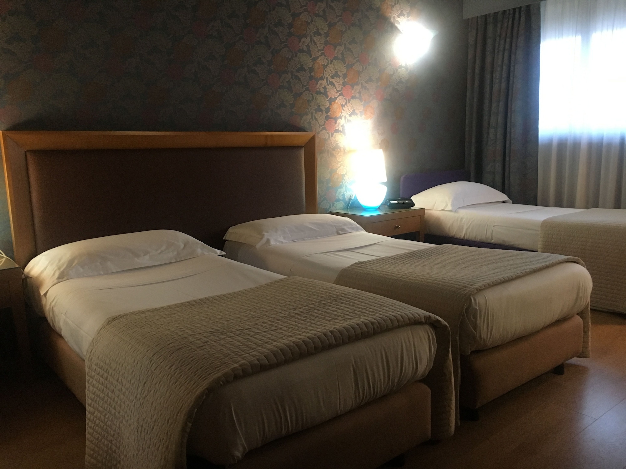 Economy, Twin Beds