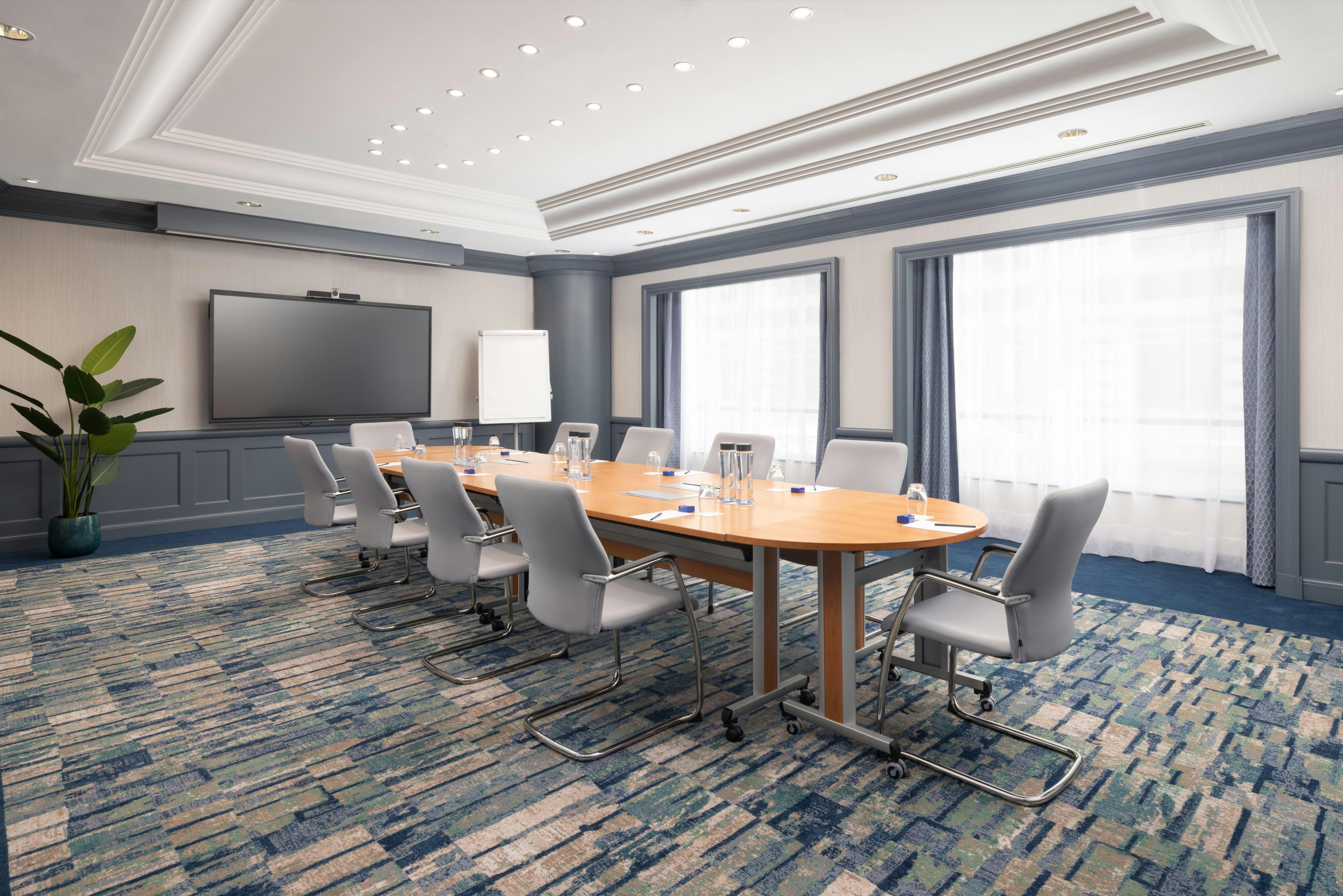 Hilton Paris Charles De Gaulle Airport 75/84