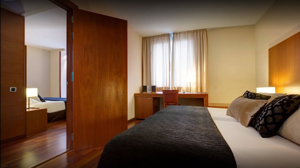 Acevi Villarroel Hotel 6/62