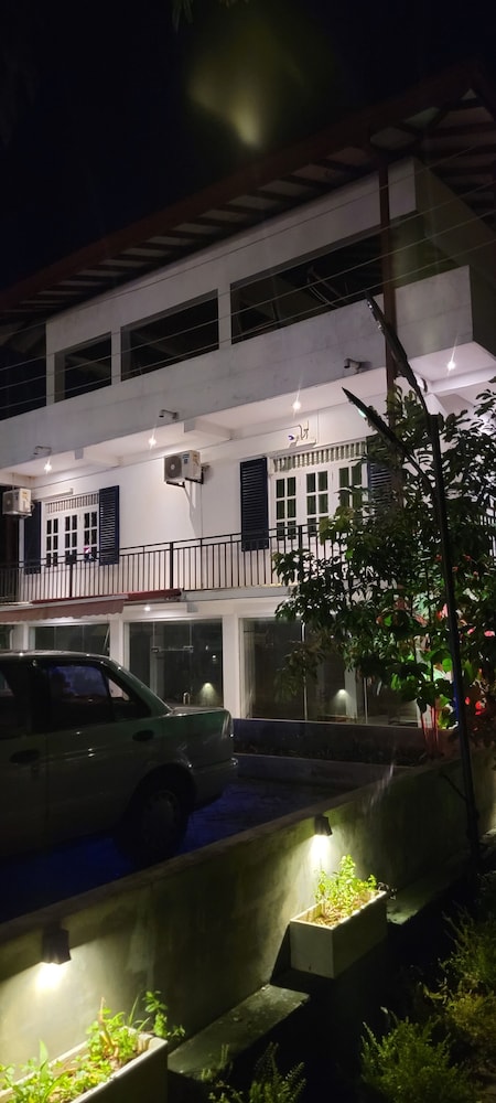 Empyrean Hotel 1/95