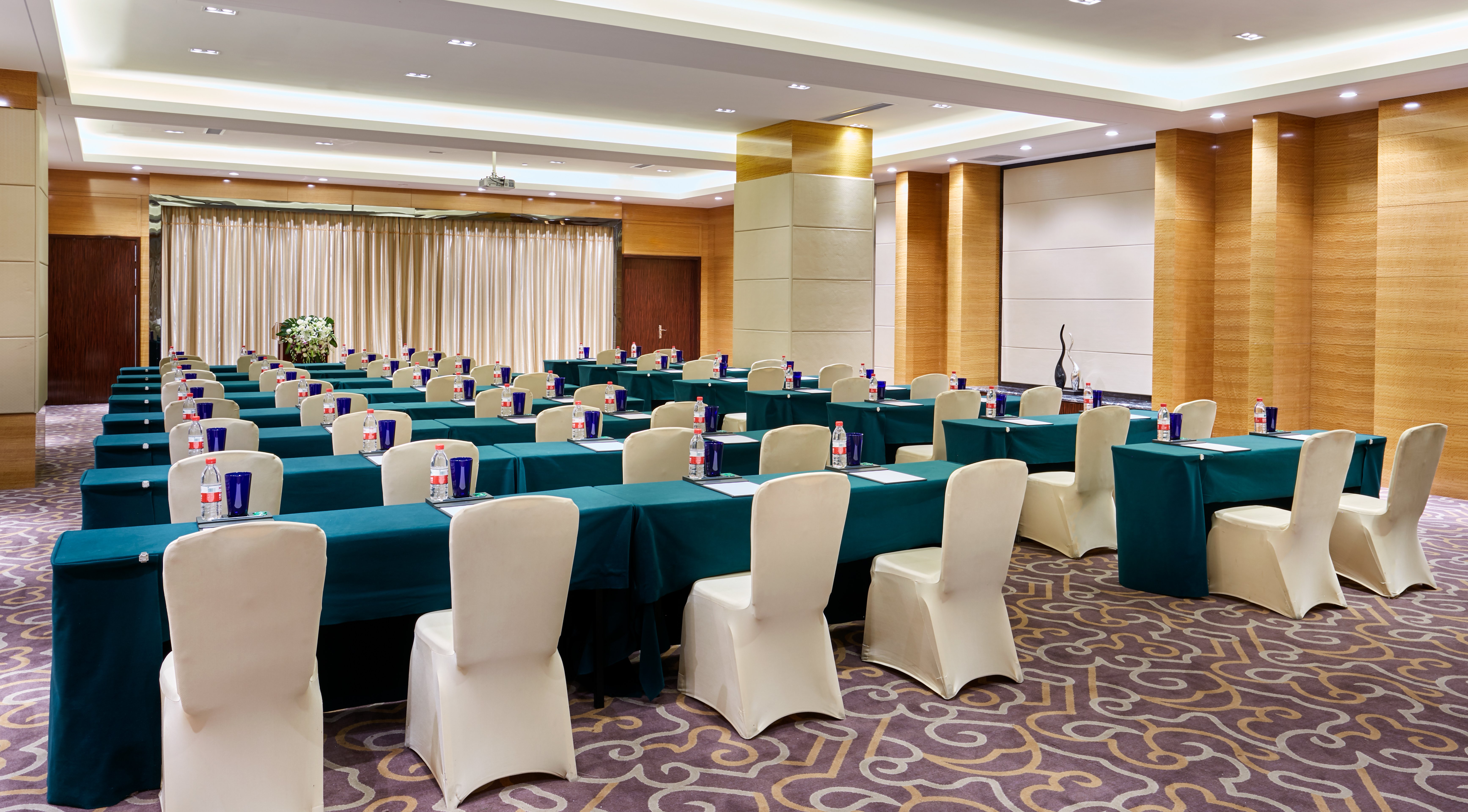 INTERCONTINENTAL SHIJIAZHUANG 38/50
