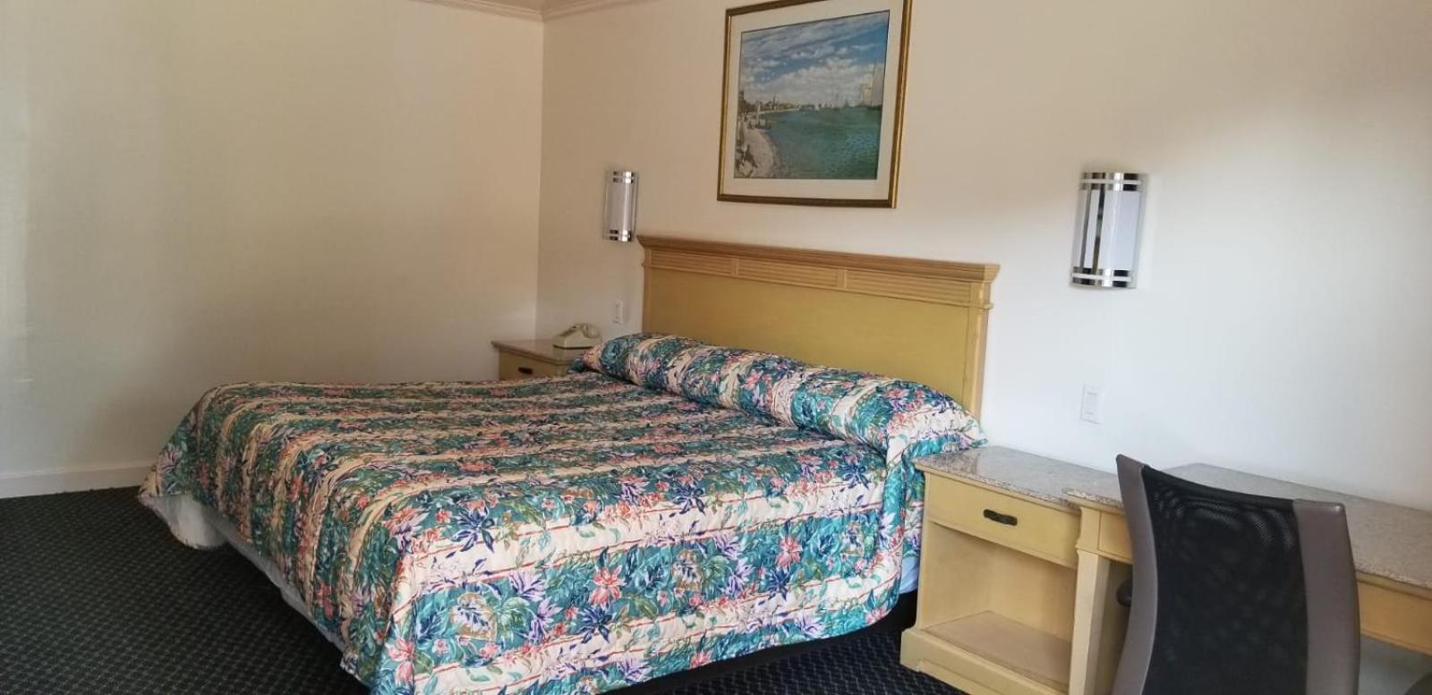 Budget Lodge 8/15