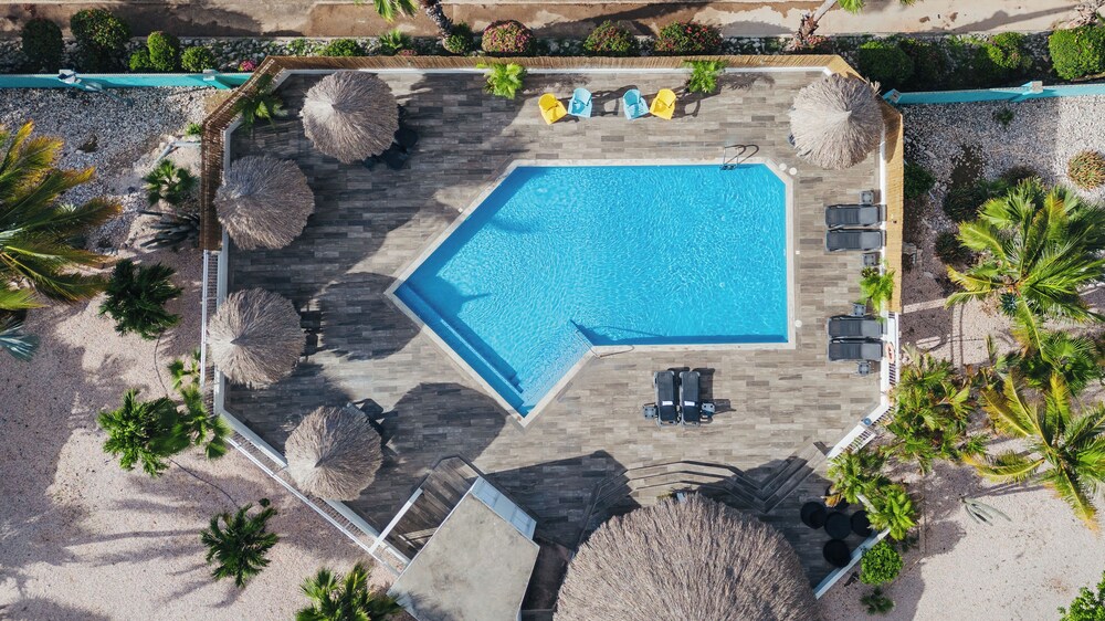 Bon Bini Resort 35/60